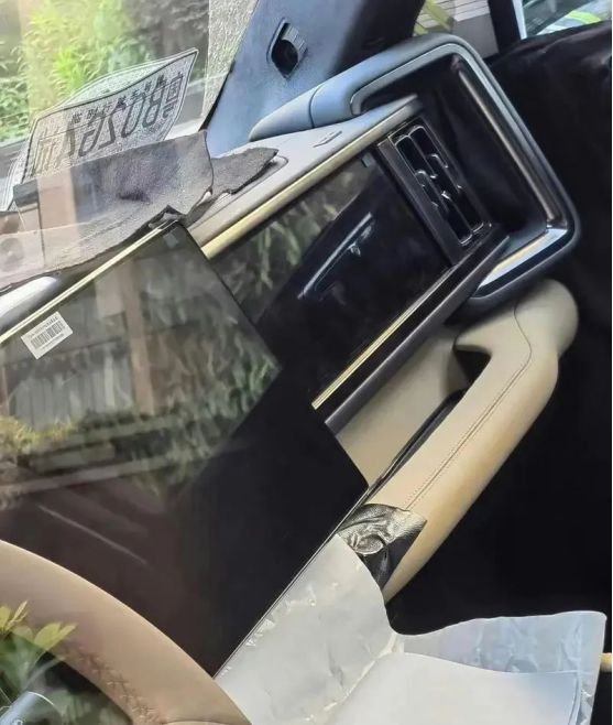 设计前卫硬派比亚迪F品牌首款车型内饰谍照曝光米乐 M6米乐(图2)