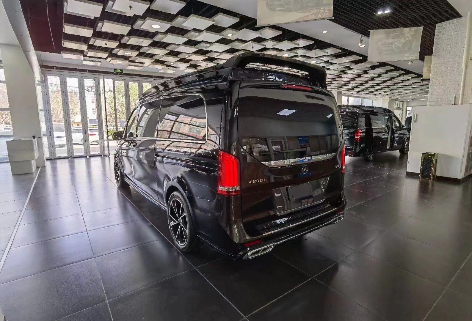 奔驰V260新款商务车 奔驰V2米乐 M6米乐60改装报价(图6)