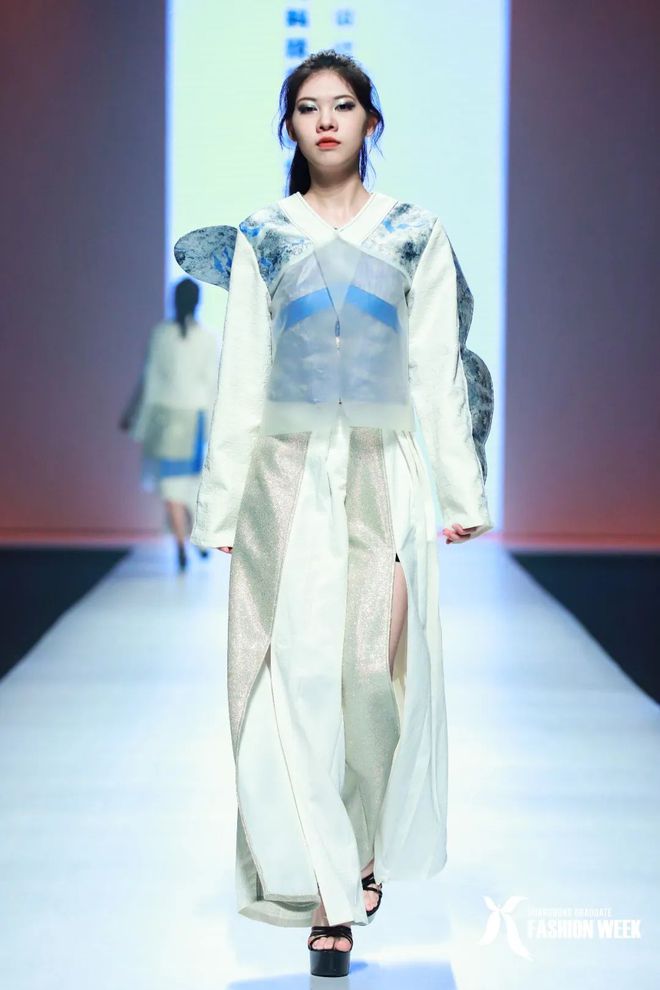 期许·未来——2023米乐M6 米乐广州科技贸易职业学院服装与服饰设计毕业作品展演(图4)