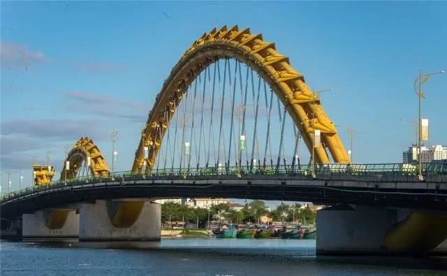 米乐 M6米乐越南花15万亿请美国人设计了一座龙桥中国网友：冤大头(图1)