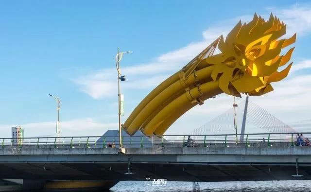 米乐 M6米乐越南花15万亿请美国人设计了一座龙桥中国网友：冤大头(图2)