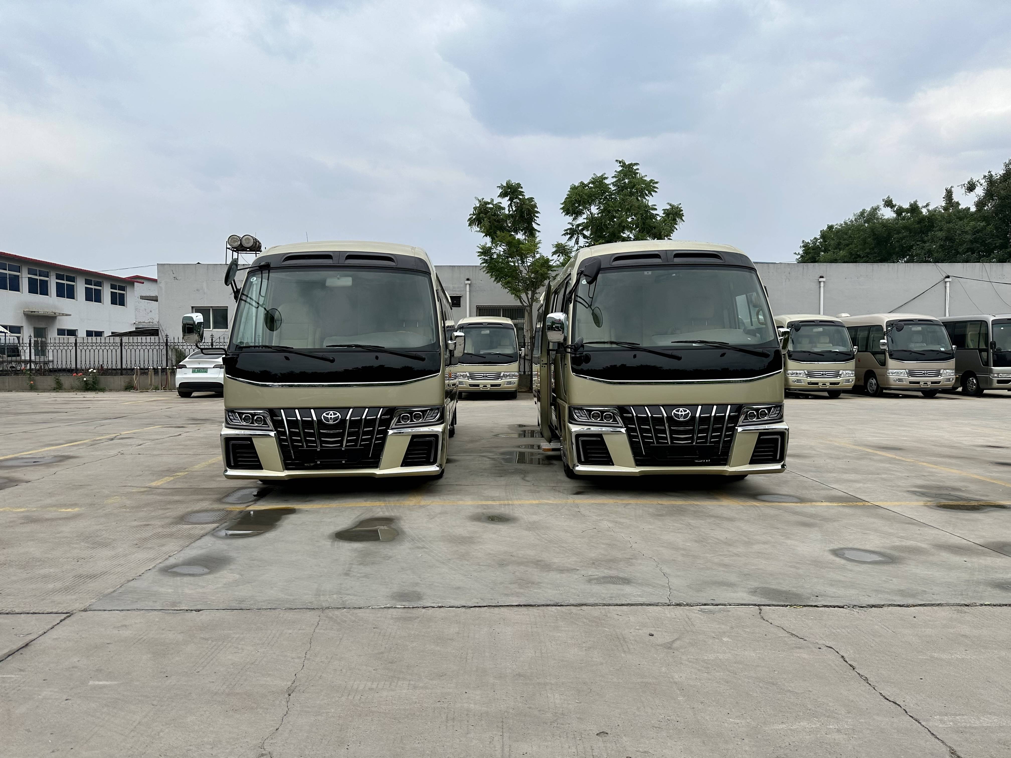 米乐 M6米乐丰田考斯特 企业多功能商务车(图2)