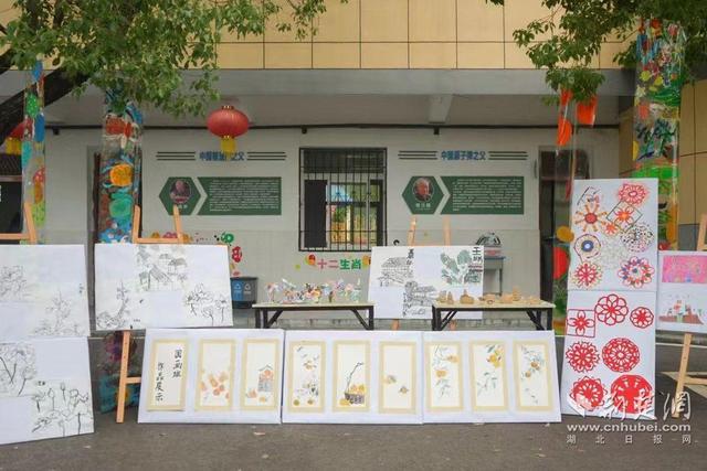 武汉设计工程学院志愿服务队走进乡村小学与孩米乐M6 米乐子们欢庆“六一”(图1)