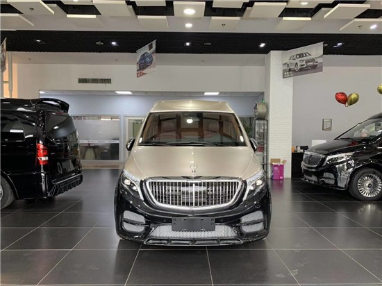 米乐 M6米乐奔驰迈巴赫版商务车V260高顶四座特价(图1)