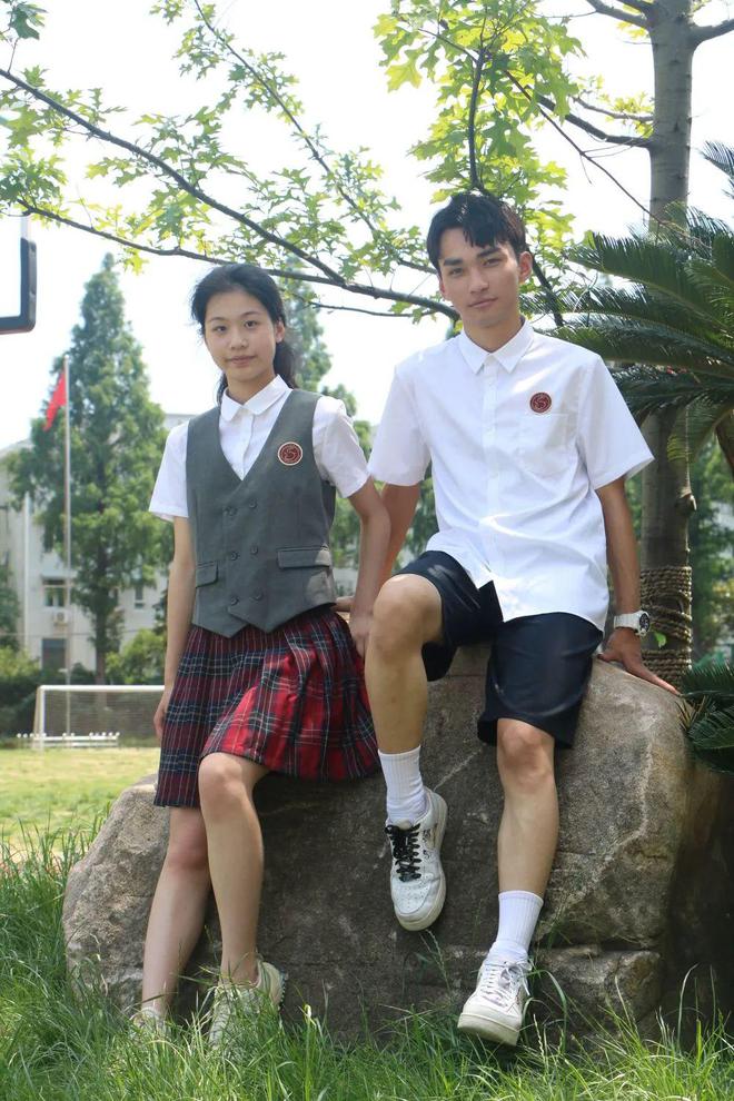森系小清新、国风传统色还有男生夏日裙装？TA们设计的校服你喜欢吗？米乐 M6米乐(图3)