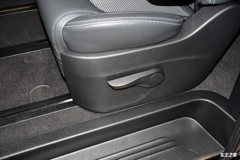 米乐M6 米乐上汽大通MAXUS G10中大型MPV外观商务大气(图5)