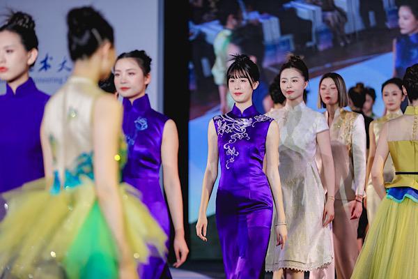 三件旗袍引领时尚 首届长三米乐M6 米乐角旗袍创新设计大赛总决赛举行(图1)