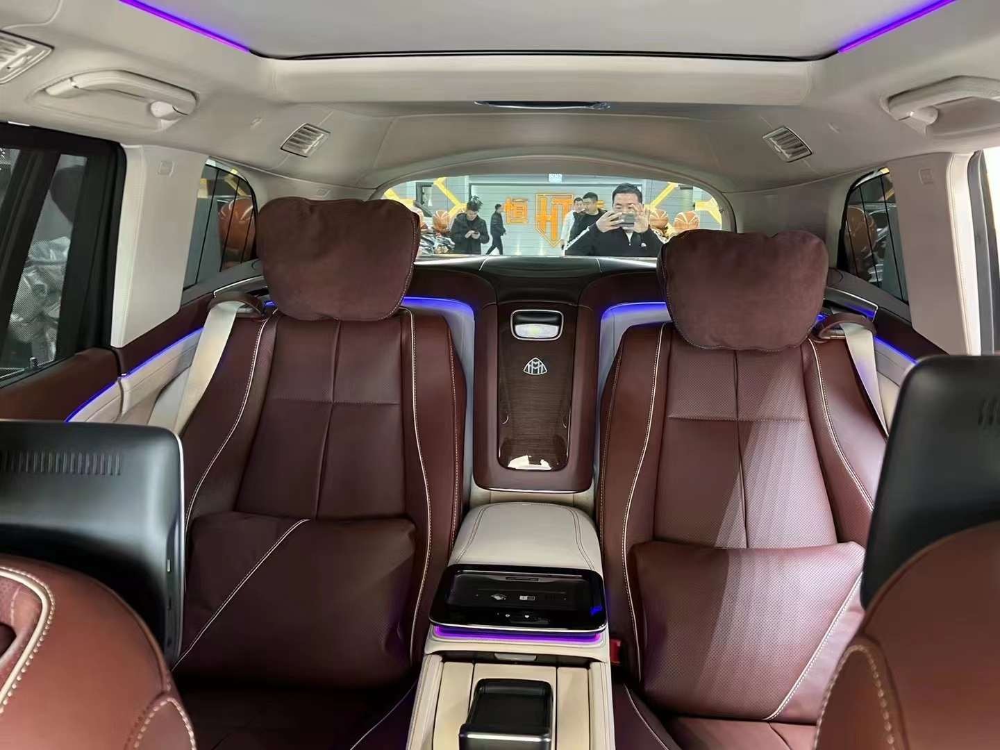 米乐 M6米乐2023款奔驰迈巴赫GLS600顶级完美商务SUV 售全国(图2)