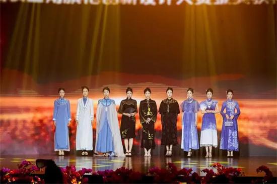 大学生旗袍设计作品展演走秀米乐 M6米乐上海海派旗袍文化节启幕(图2)