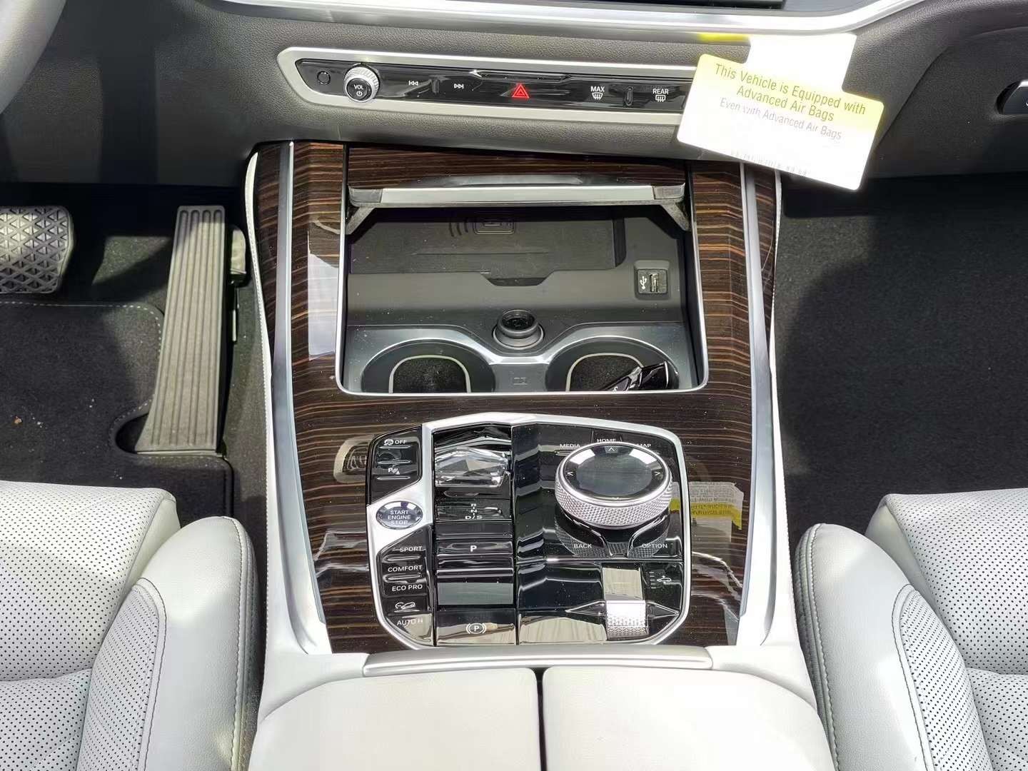 米乐M6 米乐宝马X7系列 经销商大量现车图片解析(图3)