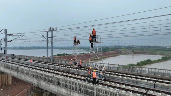米乐 M6米乐设计时速350公里！昌景黄高铁全线进入静态验收(图2)