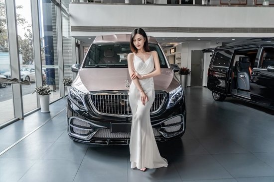 米乐M6 米乐迈巴赫VS980L高顶商务车新款价格配置(图2)