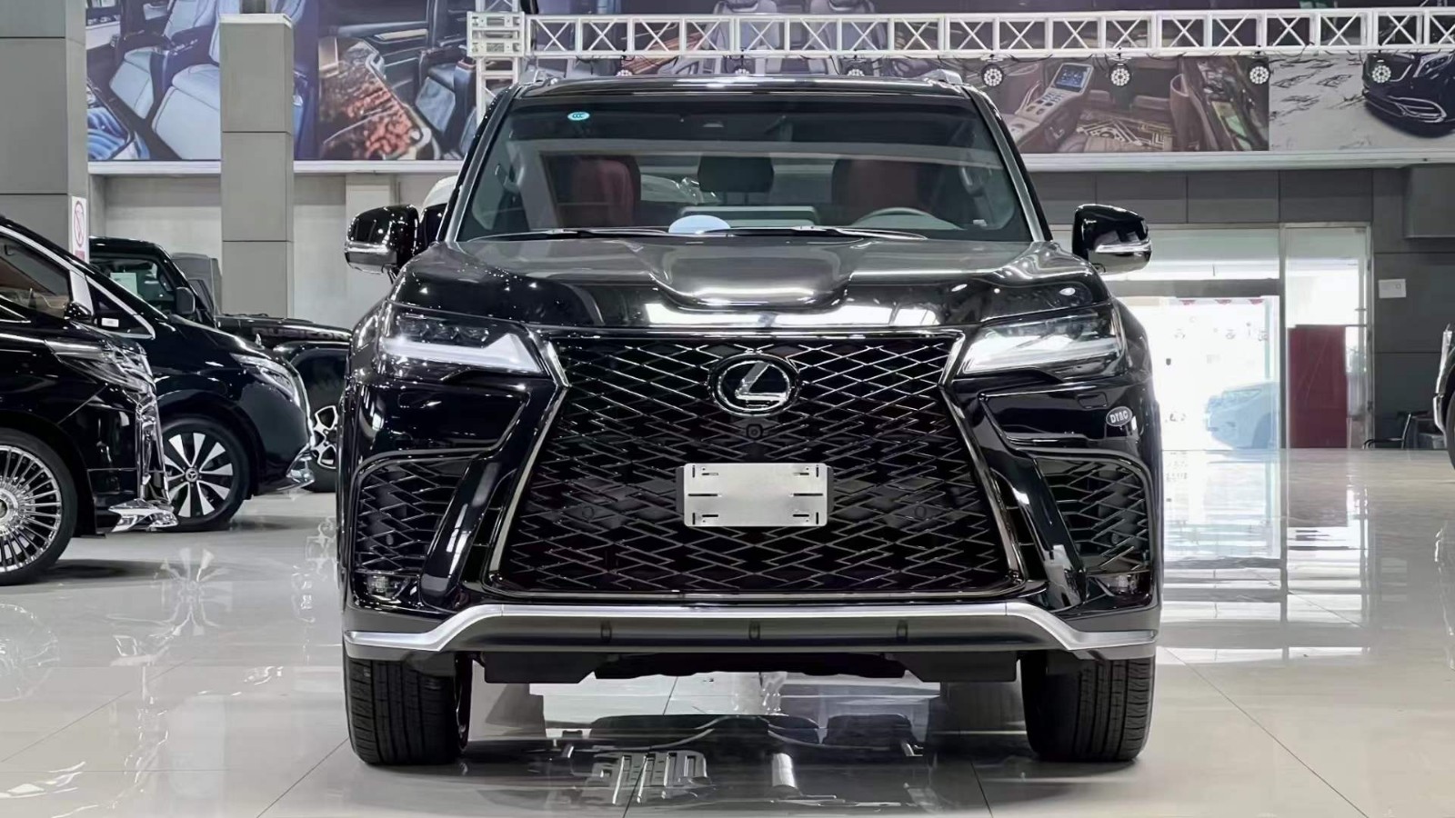 米乐M6 米乐国六加版雷克萨斯LX600 商务大佬的座驾(图1)