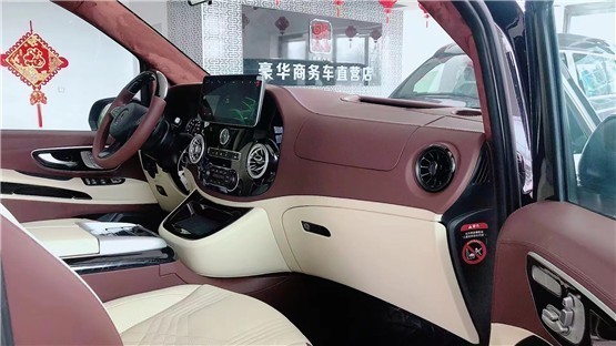 米乐 M6米乐2023款奔驰威霆商务车内饰改装展厅报价(图2)