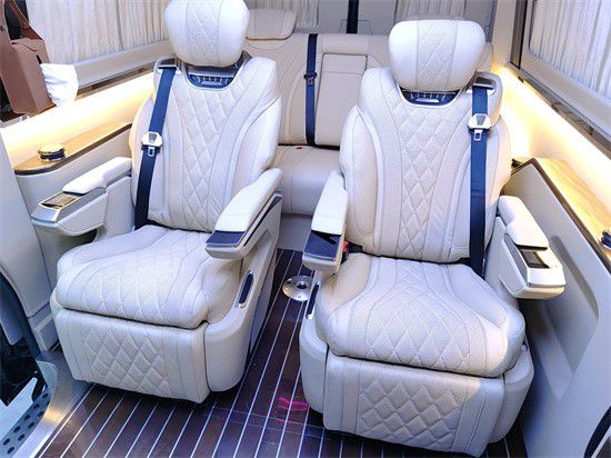 米乐 M6米乐新款奔驰斯宾特只有港口才有车？(图2)