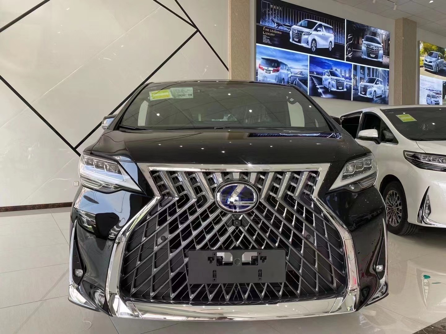 米乐M6 米乐21款雷克萨斯LM300报价四座七座现车 商务车宜家宜商(图1)