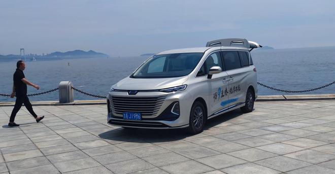 米乐 M6米乐商务车的家用篇 开着一汽奔腾M9来逛大连(图5)