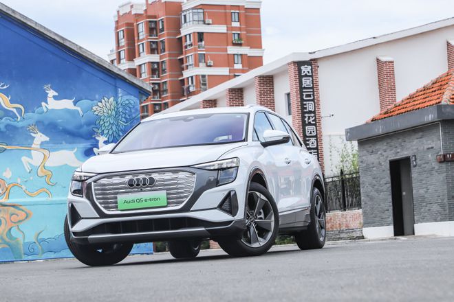 米乐 M6米乐豪华中大型纯电SUV品读奥迪电气化车型——Q5etron(图1)