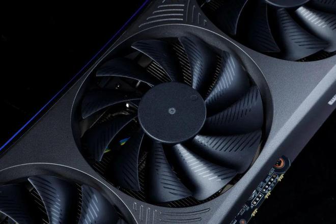 米乐M6 米乐虚实交汇颜艺兼修！索泰RTX 4070 AMP AIRO SPIDERMAN(图5)