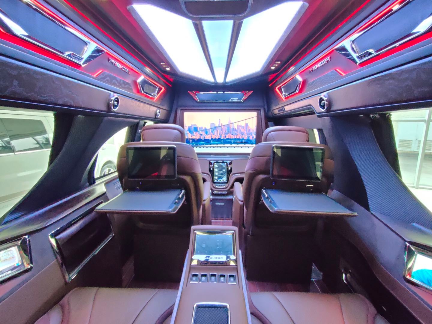 米乐 M6米乐GMC商务车GX777尊翔版内饰碳纤维(图1)