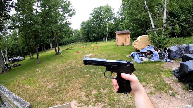 这把手枪的设计考虑了人米乐M6 米乐体工程学 准确度和射击稳定性非常高(图1)