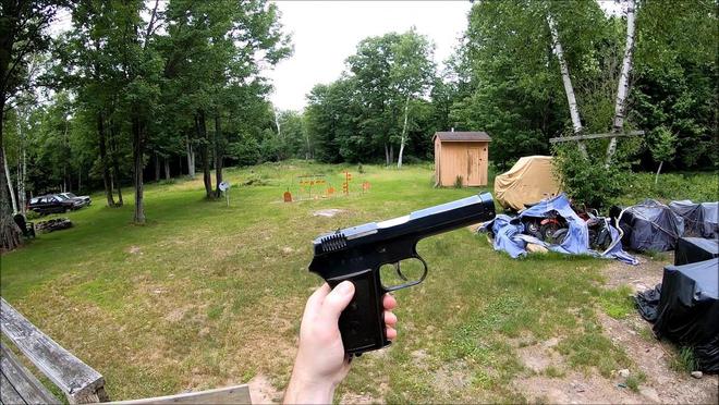 这把手枪的设计考虑了人米乐M6 米乐体工程学 准确度和射击稳定性非常高(图2)