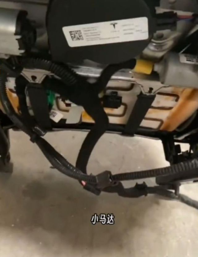 米乐M6 米乐网传新款Model 3座椅图加入打孔设计或配备座椅通风(图3) 米乐M6 米乐网传新款Model 3座椅图加入打孔设计或配备座椅通风(图3)