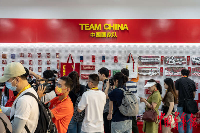米乐M6 米乐每周图片精选（610-616） 梅西来了、酷暑足球热、布林肯访华、上影节30年(图5)