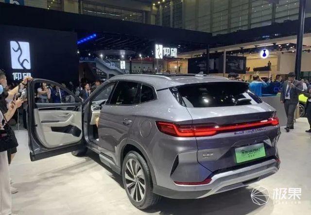 米乐M6 米乐卖了50万辆「国产神车」大换新！设计大改续航翻倍号称小卡宴1598万起售(图9)