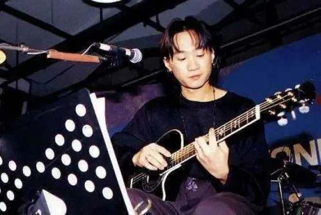 米乐 M6米乐30年了我们为什么还在听黄家驹？(图4)