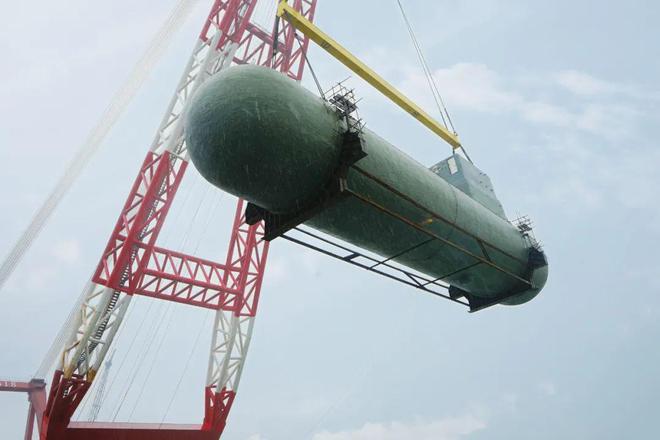 自主设计！这家船厂交付200米乐M6 米乐0m³LNG首罐(图1)