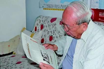 米乐 M6米乐毛主席亲自接见的“东方红一号”设计师曾说了10个字令世人羞愧(图2)