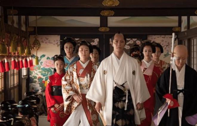 米乐 M6米乐日本后宫女厕所便池深18米全球独一无二为什么这样设计？(图4)