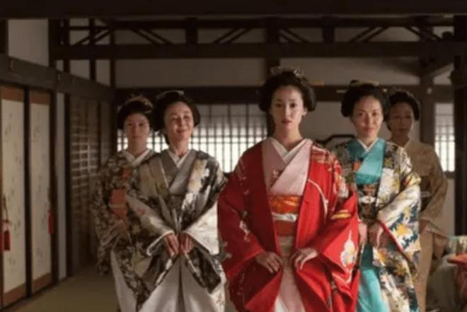 米乐 M6米乐日本后宫女厕所便池深18米全球独一无二为什么这样设计？(图7)