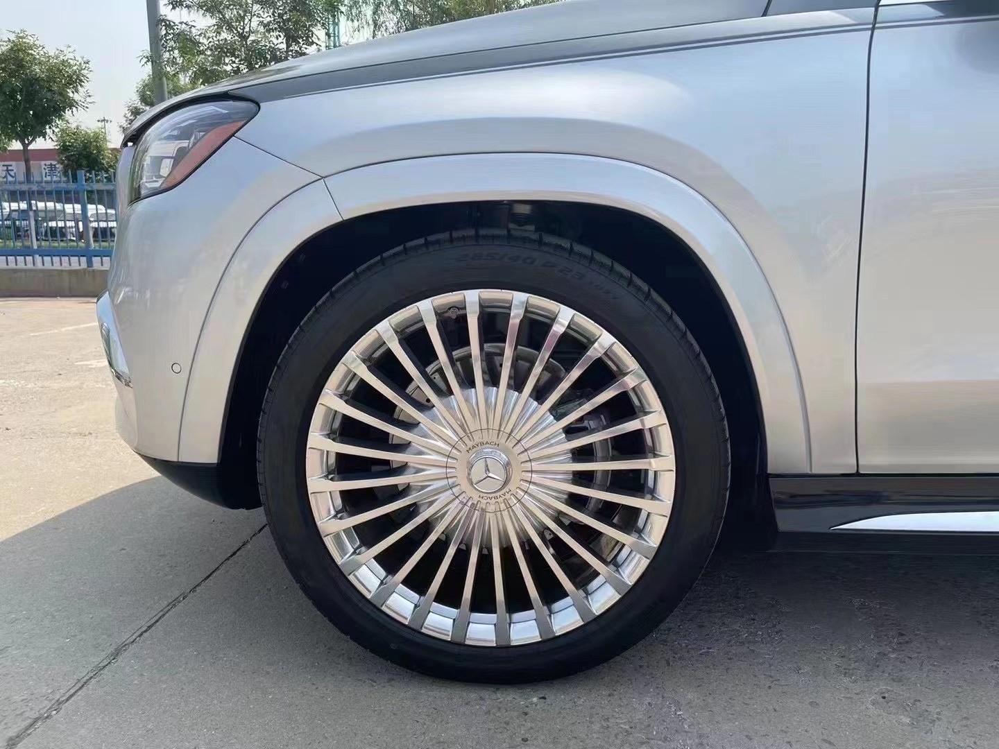米乐 M6米乐迈巴赫GLS600终极豪华商务SUV展厅现车 售全国(图3)