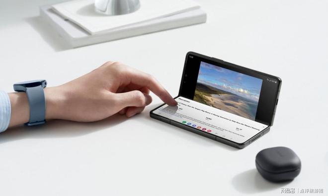 商务人士的必备品三星Galaxy Z Fold4手米乐M6 米乐机让办公更高效(图2)