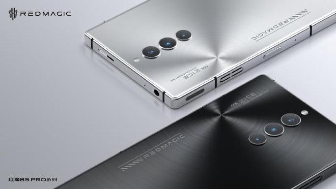 红魔8S Pro系米乐 M6米乐列游戏手机外观公布：真全面屏设计标志性RGB风扇(图1)