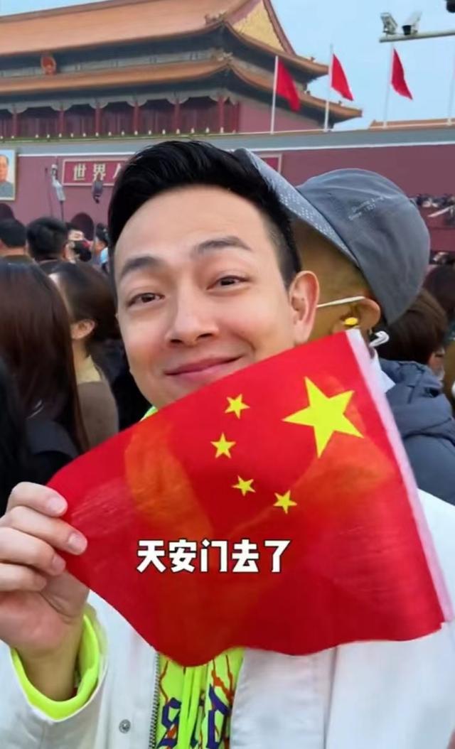 米乐 M6米乐转当网红！知名爱国港星晒豪宅被指与酒店撞样空间宽敞设计气派(图1)