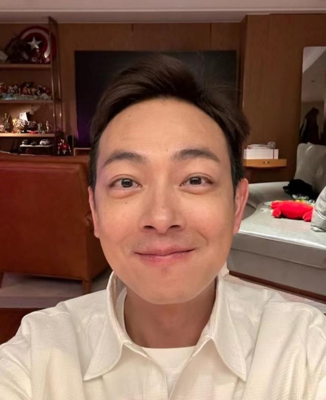 米乐 M6米乐转当网红！知名爱国港星晒豪宅被指与酒店撞样空间宽敞设计气派(图8)