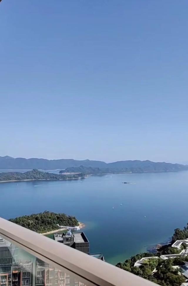 米乐 M6米乐转当网红！知名爱国港星晒豪宅被指与酒店撞样空间宽敞设计气派(图15)
