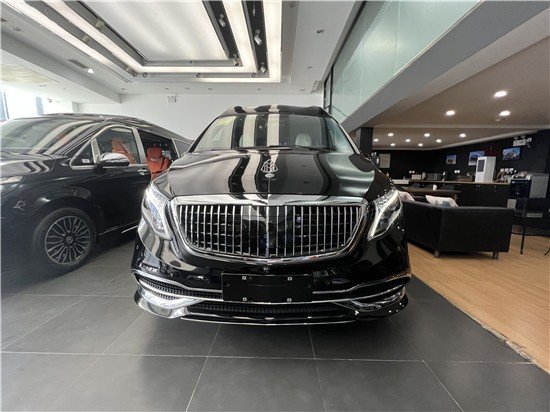 米乐 M6米乐奔驰V260L高顶七座定制商务车奔驰授权(图1)
