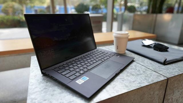 米乐M6 米乐轻得不像话华硕灵珑II轻薄商务本便携无负担(图3)