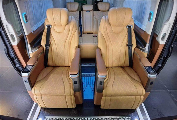 米乐M6 米乐奔驰双色外观奔驰商务车保姆车七座MPV(图2)