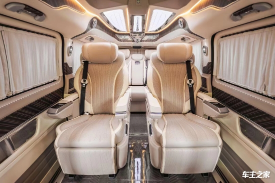米乐 M6米乐昆明奔驰V260L改装迈巴赫高顶商务车优惠768万现车(图5)