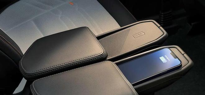 米乐 M6米乐中产家庭新选择福特新车油耗低至631L设计语言ST-Line加持(图7)