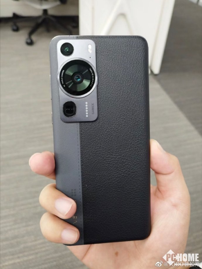 米乐 M6米乐华为P60 Pro素皮版工程机曝光：拼接撞色设计(图2)
