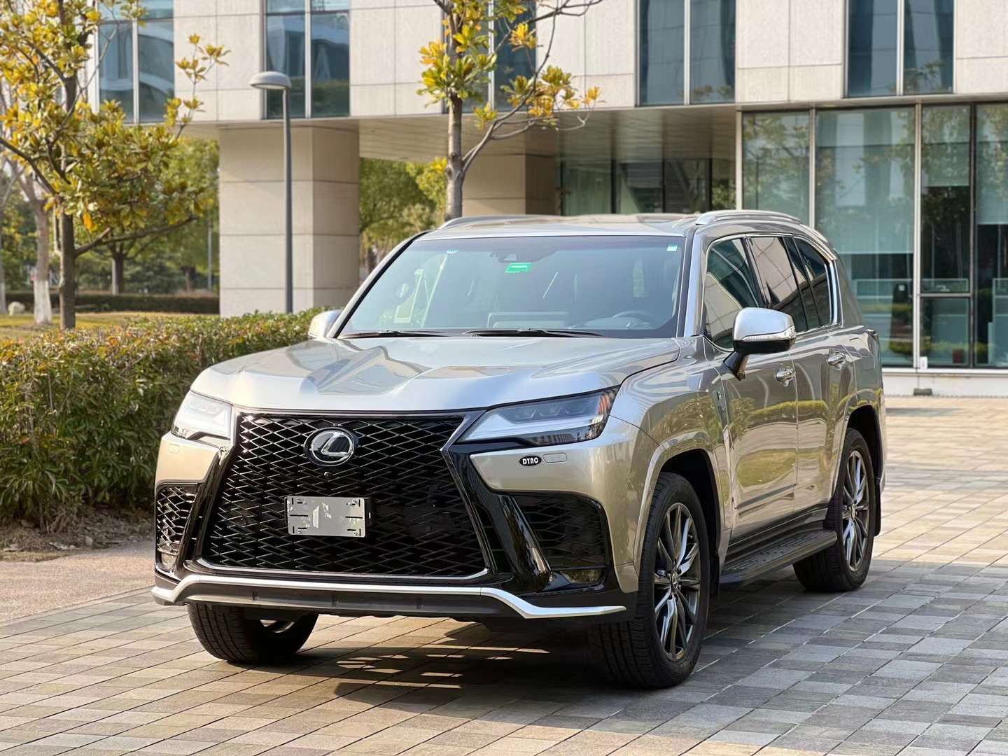 2023款雷克萨斯LX600报价及米乐M6 米乐图片优惠政策(图1)