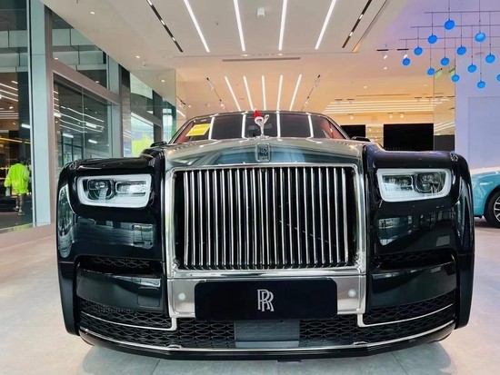 米乐M6 米乐世界豪华商务之首——劳斯莱斯幻影加长版 展厅现车(图1)