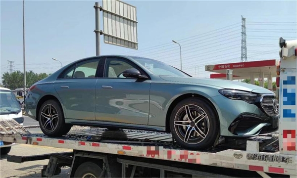 米乐 M6米乐优雅与时尚并存！全新奔驰E级标轴版曝光 重拾“花生大灯” 外观酷似S级(图1)