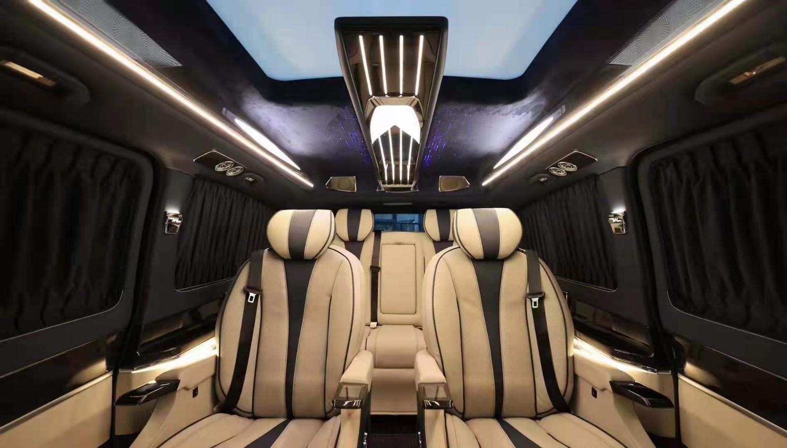 米乐M6 米乐奔驰V260L限量版定制商务車移动的宫殿你喜欢吗？(图3)